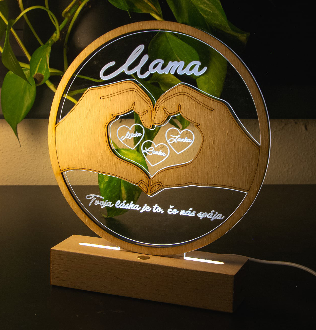 Gravírovaná lampa pre mamu – mená detí + vlastný odkaz PODSTAVEC: Teplá biela s diaľkovým ovládaním nabíjateľný + USB kábel