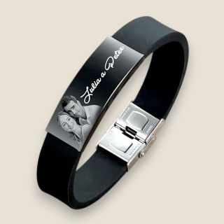 Náramok, ktorý hovorí za vás... Chcete nosiť so sebou spomienku na milovanú osobu, moment alebo citát, ktorý vás definuje?...